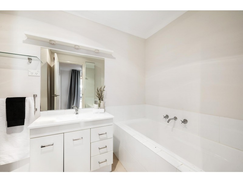 11 Rolls Street, Franklin ACT 2913