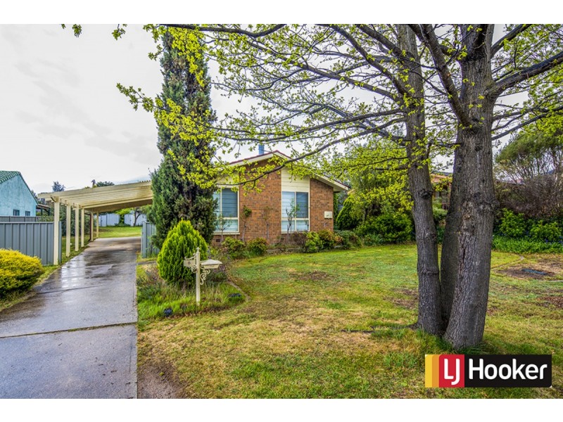 8 Balanu Place, Giralang ACT 2617