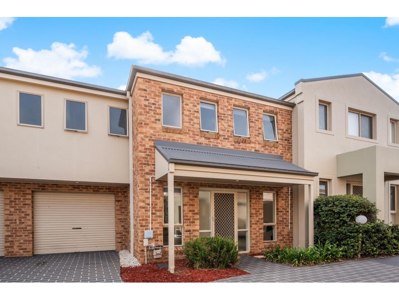 4/33 MacQuoid Street, Queanbeyan East NSW 2620