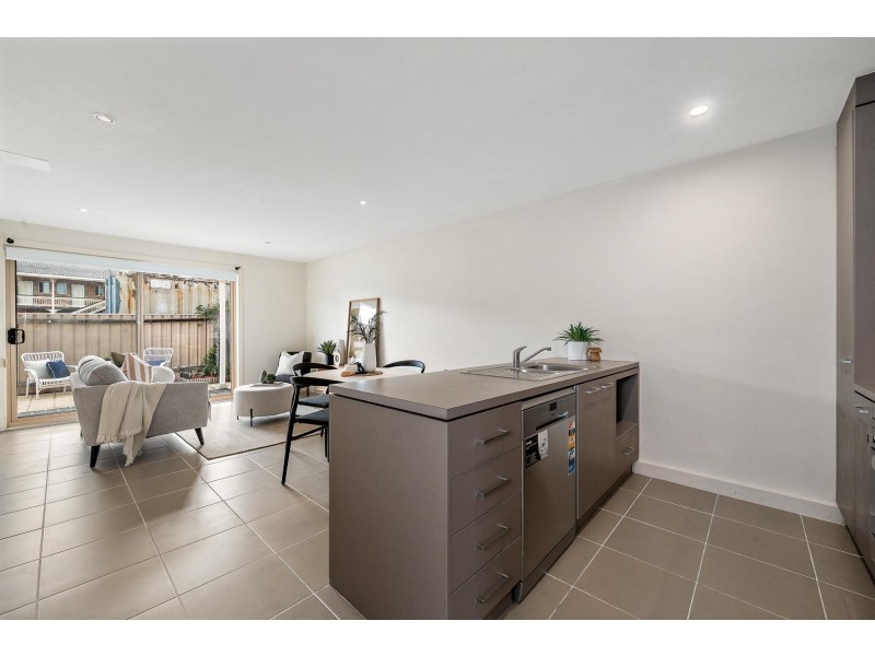 4/33 MacQuoid Street, Queanbeyan East NSW 2620