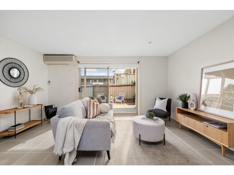 4/33 MacQuoid Street, Queanbeyan East NSW 2620