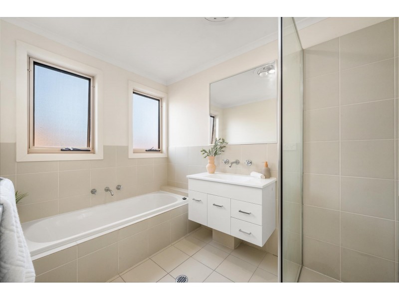 4/33 MacQuoid Street, Queanbeyan East NSW 2620