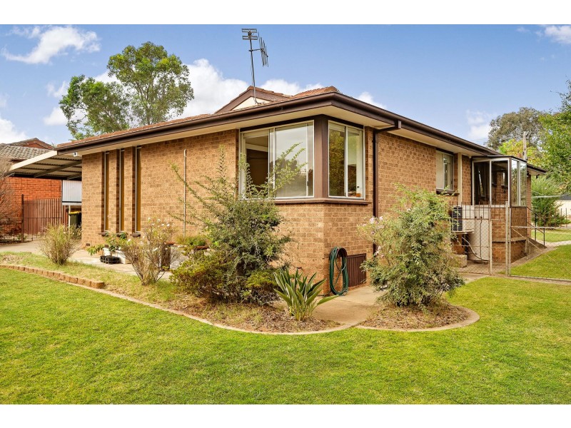 12 Chuculba Crescent, Giralang ACT 2617