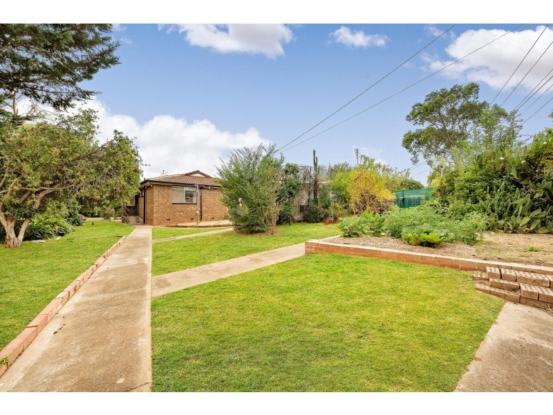 12 Chuculba Crescent, Giralang ACT 2617