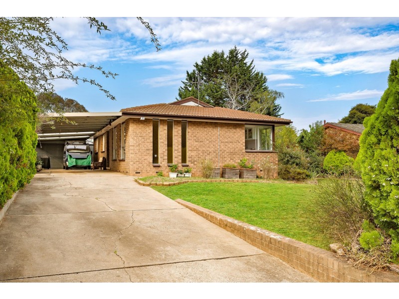 12 Chuculba Crescent, Giralang ACT 2617