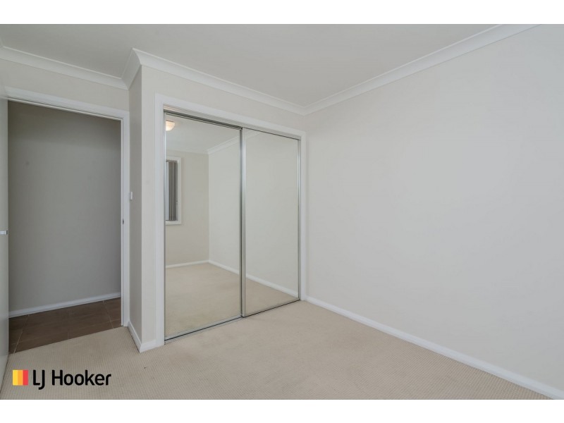 2/2 Kylie Tennant Street, Franklin ACT 2913