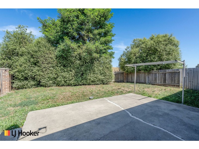 2/2 Kylie Tennant Street, Franklin ACT 2913