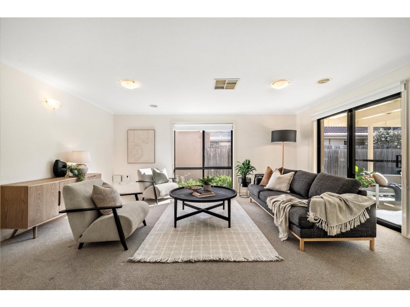 16 May Mills Close, Nicholls ACT 2913