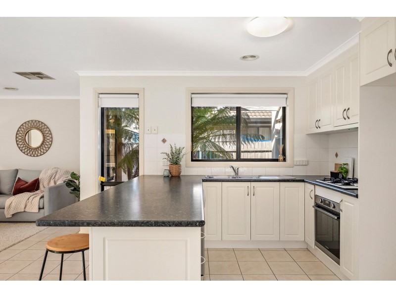 16 May Mills Close, Nicholls ACT 2913