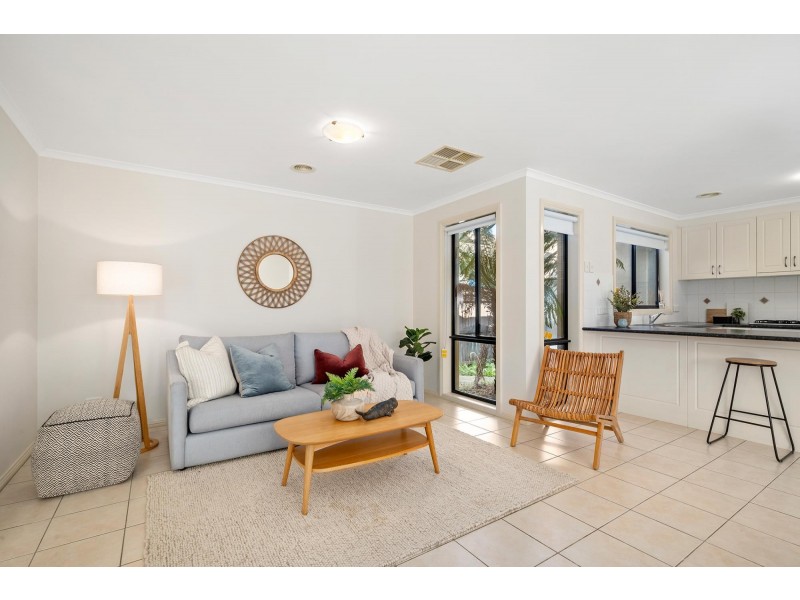 16 May Mills Close, Nicholls ACT 2913