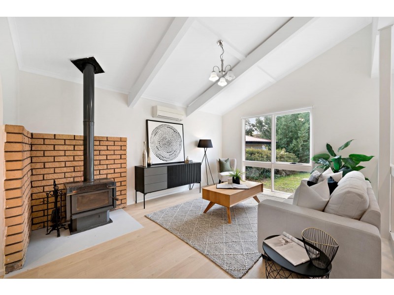 4 Selby Place, Charnwood ACT 2615