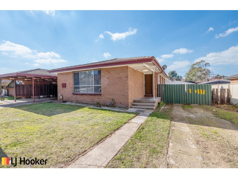 11 Forsyth Place, Charnwood ACT 2615