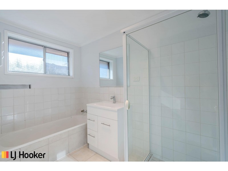 11 Forsyth Place, Charnwood ACT 2615