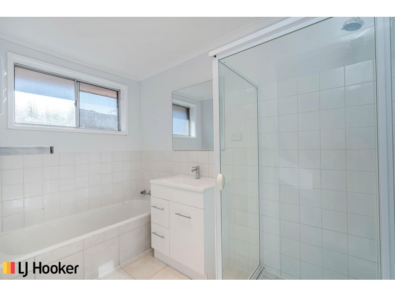 11 Forsyth Place, Charnwood ACT 2615