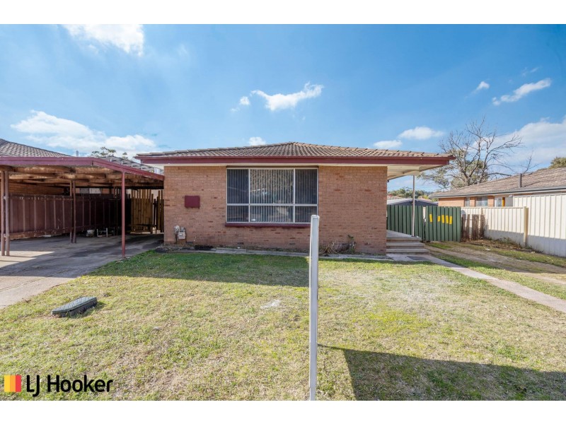 11 Forsyth Place, Charnwood ACT 2615