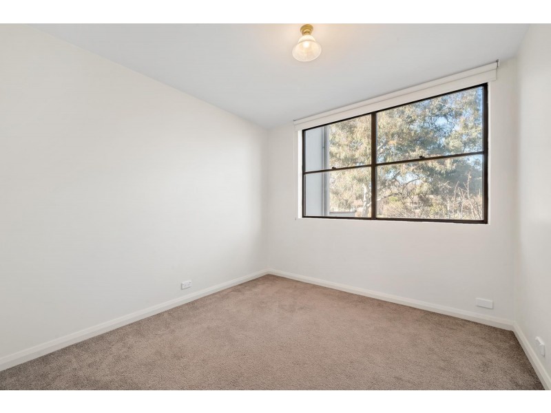 33/17 Eldridge Crescent, Garran ACT 2605
