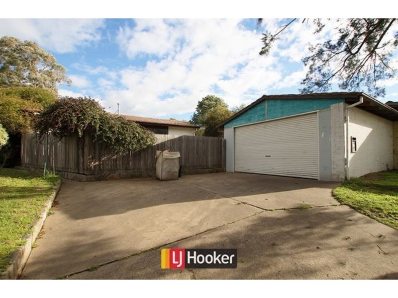 8 Weaver Place, Charnwood ACT 2615