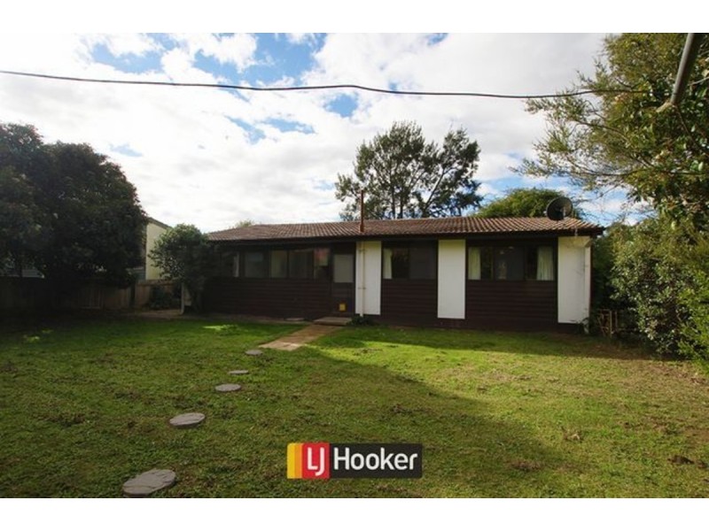 8 Weaver Place, Charnwood ACT 2615