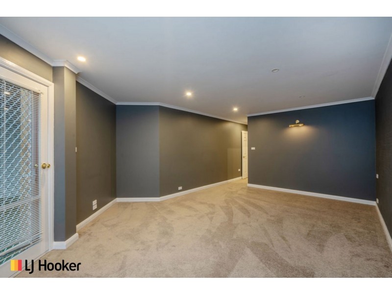 1/74 Crest Park Parade, Queanbeyan NSW 2620