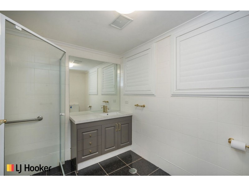 1/74 Crest Park Parade, Queanbeyan NSW 2620