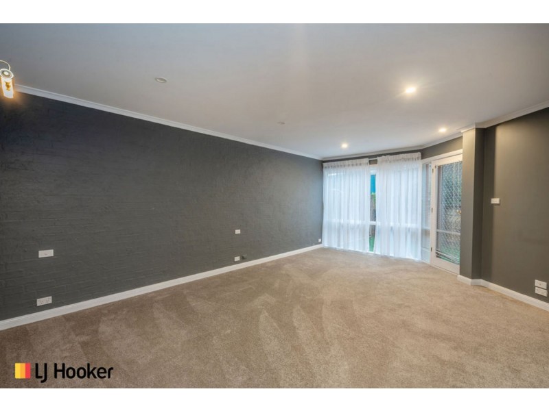 1/74 Crest Park Parade, Queanbeyan NSW 2620