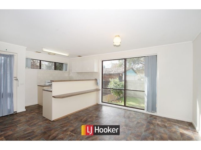 8 Weaver Place, Charnwood ACT 2615