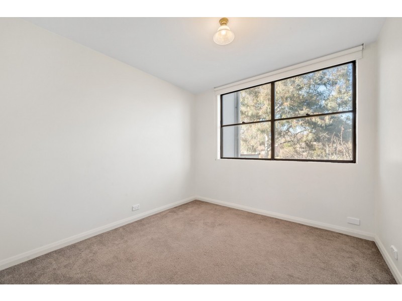 33/17 Eldridge Crescent, Garran ACT 2605