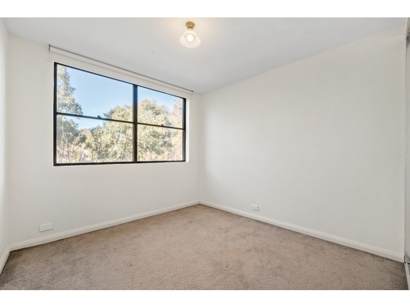 33/17 Eldridge Crescent, Garran ACT 2605