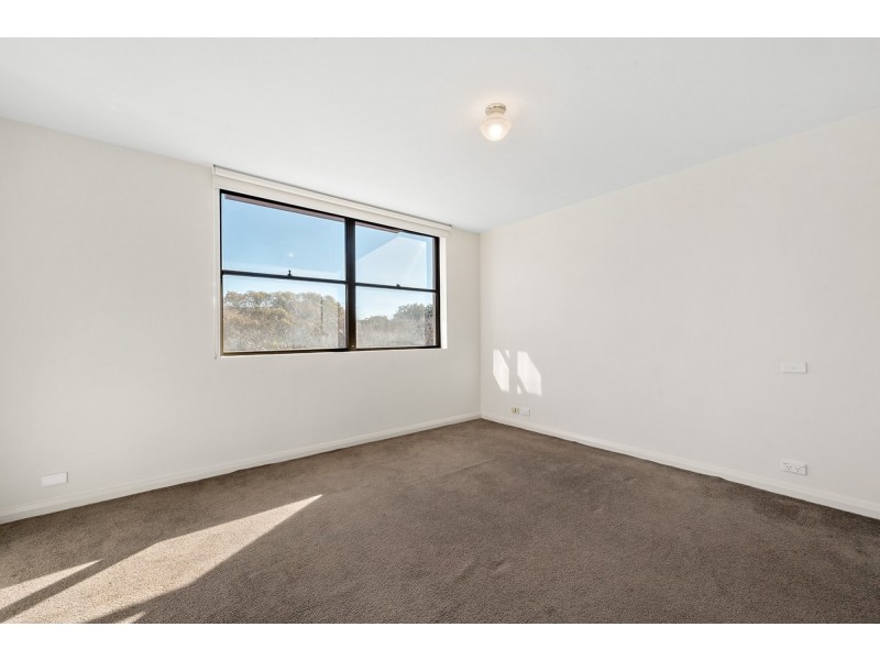 33/17 Eldridge Crescent, Garran ACT 2605