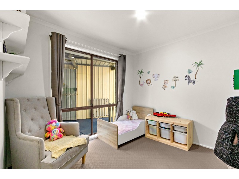 16 Lance Hill Avenue, Dunlop ACT 2615