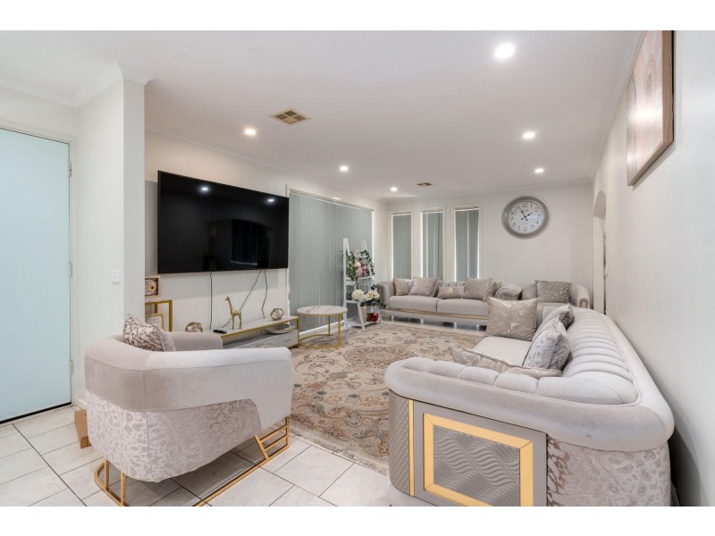 53 Osburn Drive, Macgregor ACT 2615