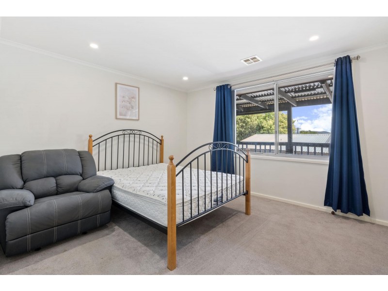 53 Osburn Drive, Macgregor ACT 2615