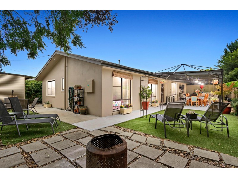 10 Leibnitz Place, Isabella Plains ACT 2905