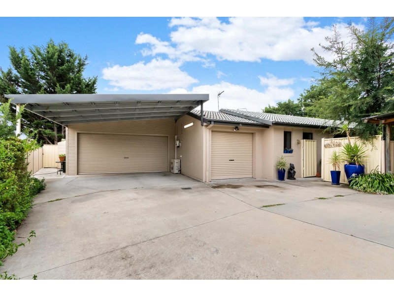 10 Leibnitz Place, Isabella Plains ACT 2905