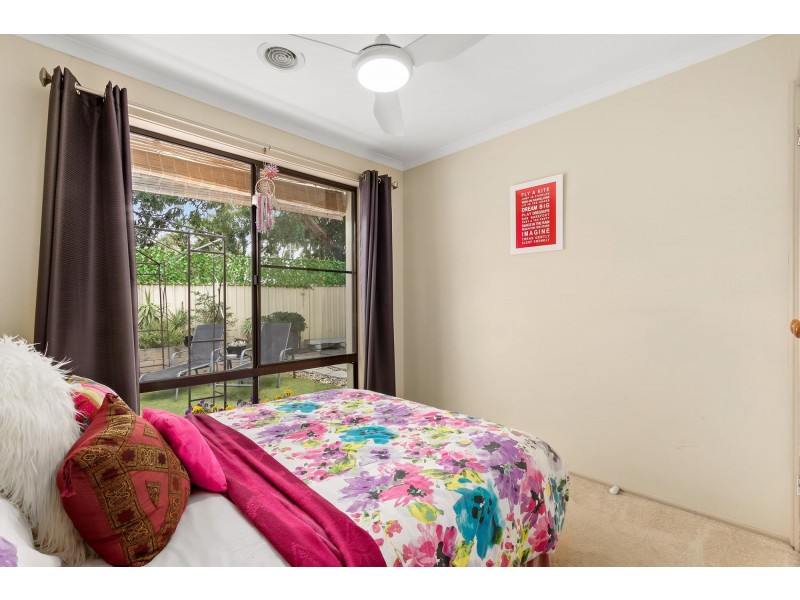 10 Leibnitz Place, Isabella Plains ACT 2905
