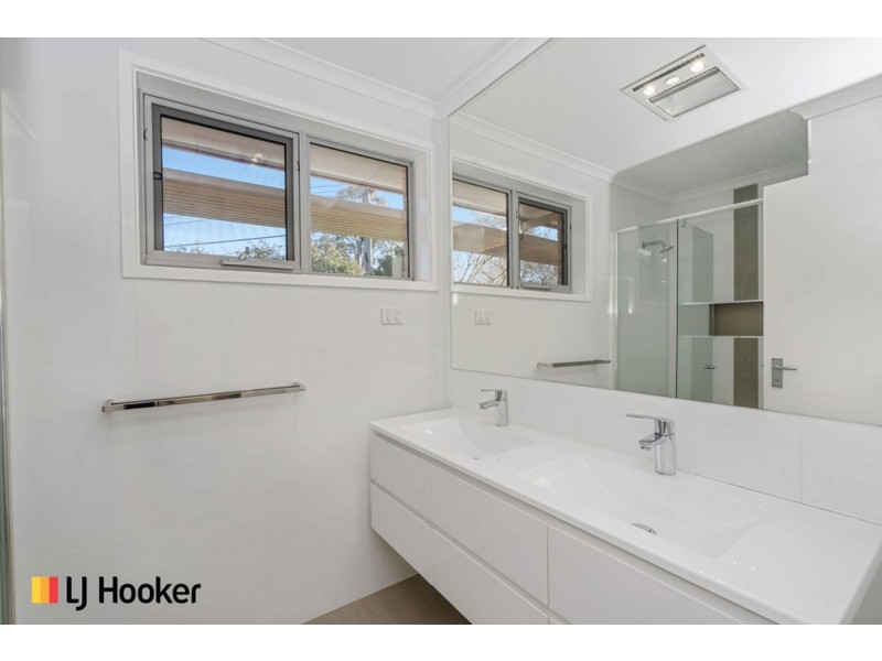 4 Phoenix Place, Giralang ACT 2617