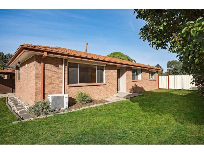 6 Saywell Place, Charnwood ACT 2615