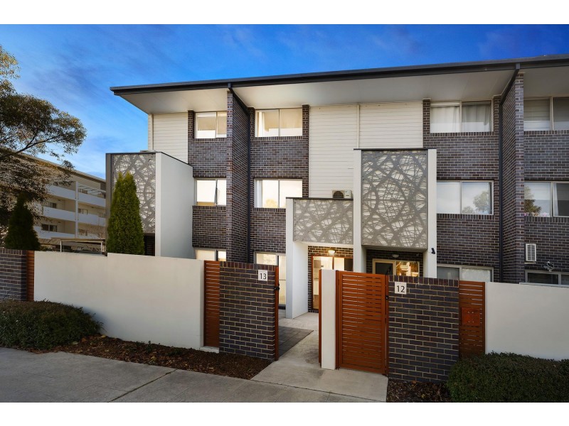 13/2 Clare Burton Crescent, Franklin ACT 2913