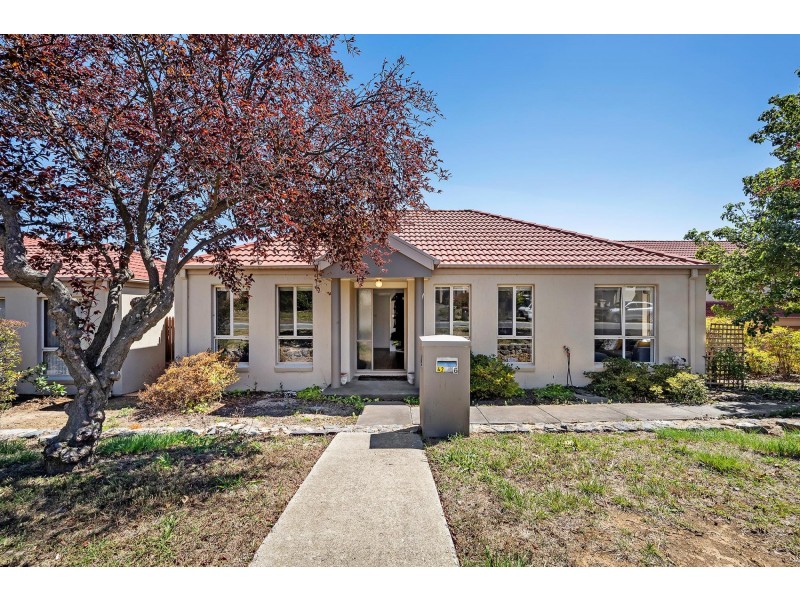 16 Lampard Circuit, Bruce ACT 2617