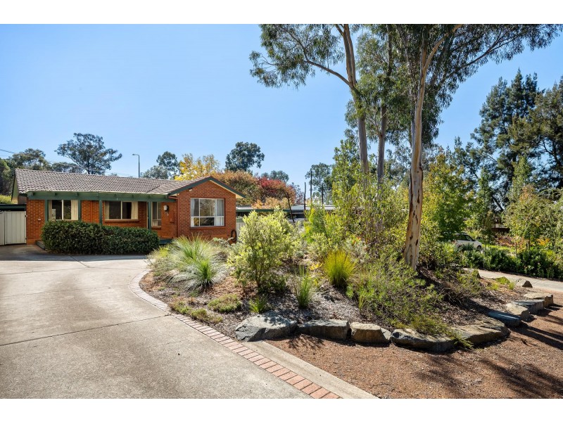 16 Clisby Close, Cook ACT 2614