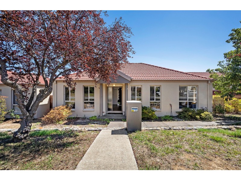 16 Lampard Circuit, Bruce ACT 2617
