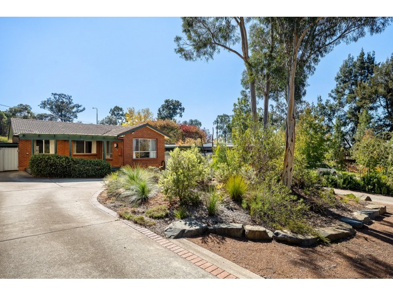 16 Clisby Close, Cook ACT 2614