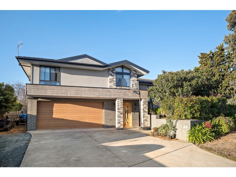 5 Merfield Place, Giralang ACT 2617