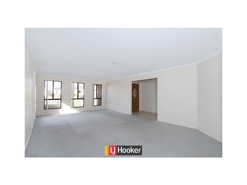 5 Hollingsworth Street, Gungahlin ACT 2912