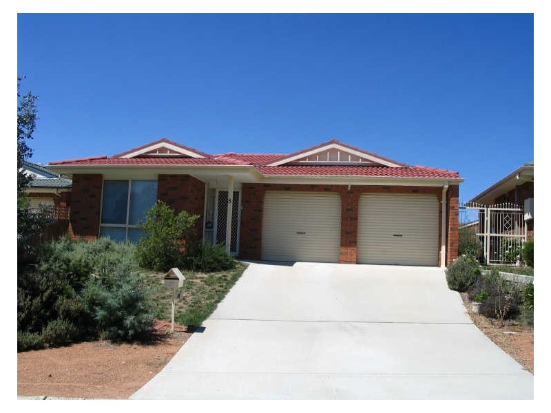 8 Maynard Street, Ngunnawal ACT 2913