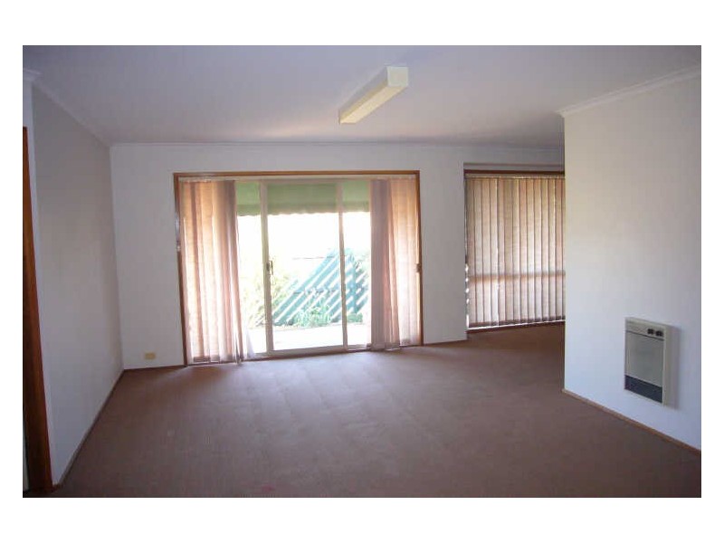 2/32 Crisp Circuit, Bruce ACT 2617