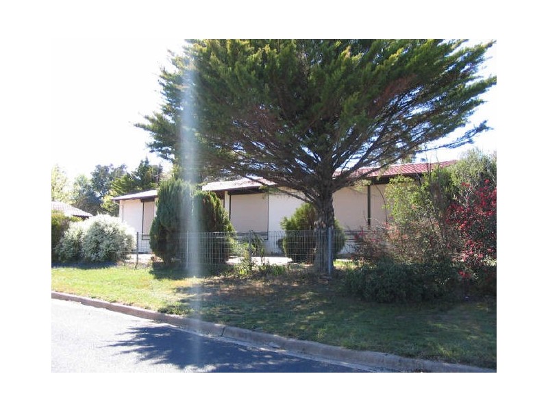 2 Geeves Court, Charnwood ACT 2615