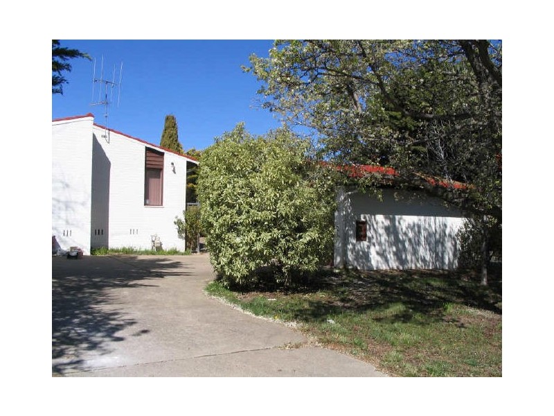 2 Geeves Court, Charnwood ACT 2615