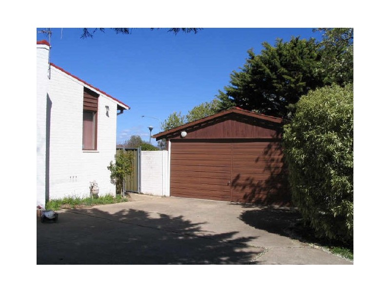 2 Geeves Court, Charnwood ACT 2615