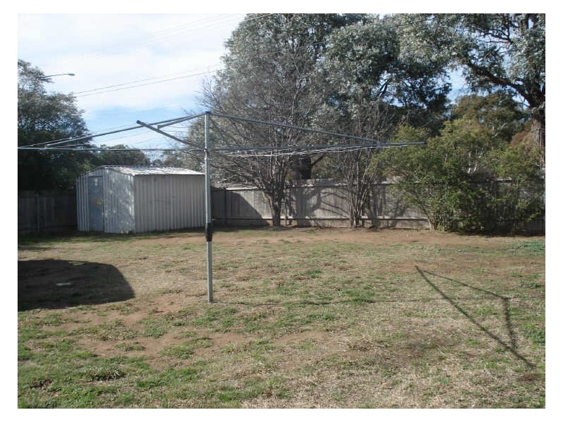 14 Stretton Crescent, Latham ACT 2615